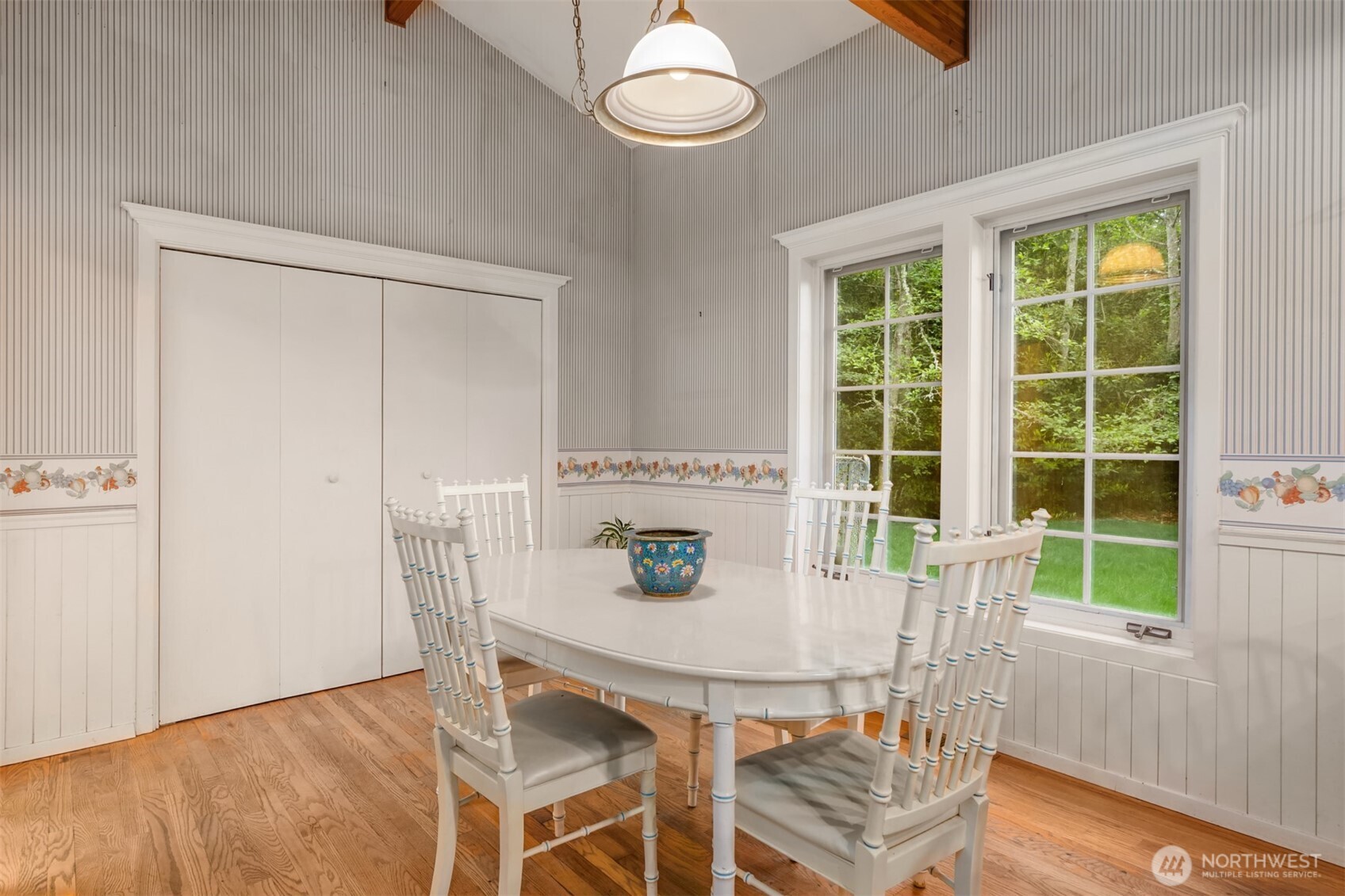 4331 Rhodes End NE, Bainbridge Island, WA 98110-3270