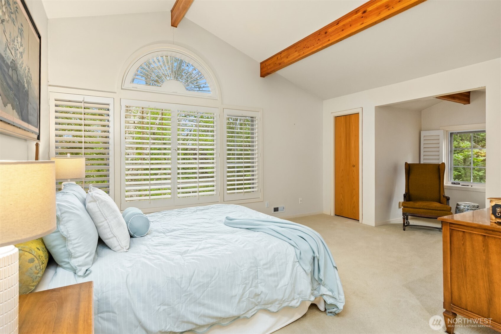 4331 Rhodes End NE, Bainbridge Island, WA 98110-3270