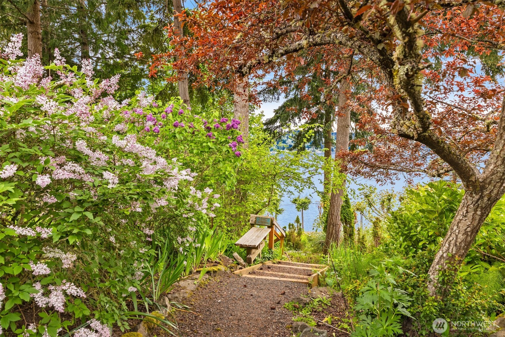 4331 Rhodes End NE, Bainbridge Island, WA 98110-3270