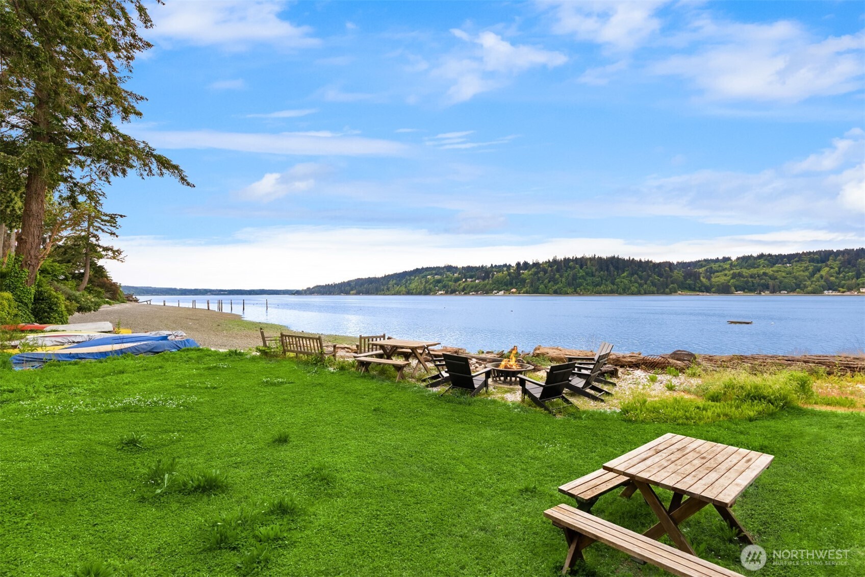 4331 Rhodes End NE, Bainbridge Island, WA 98110-3270