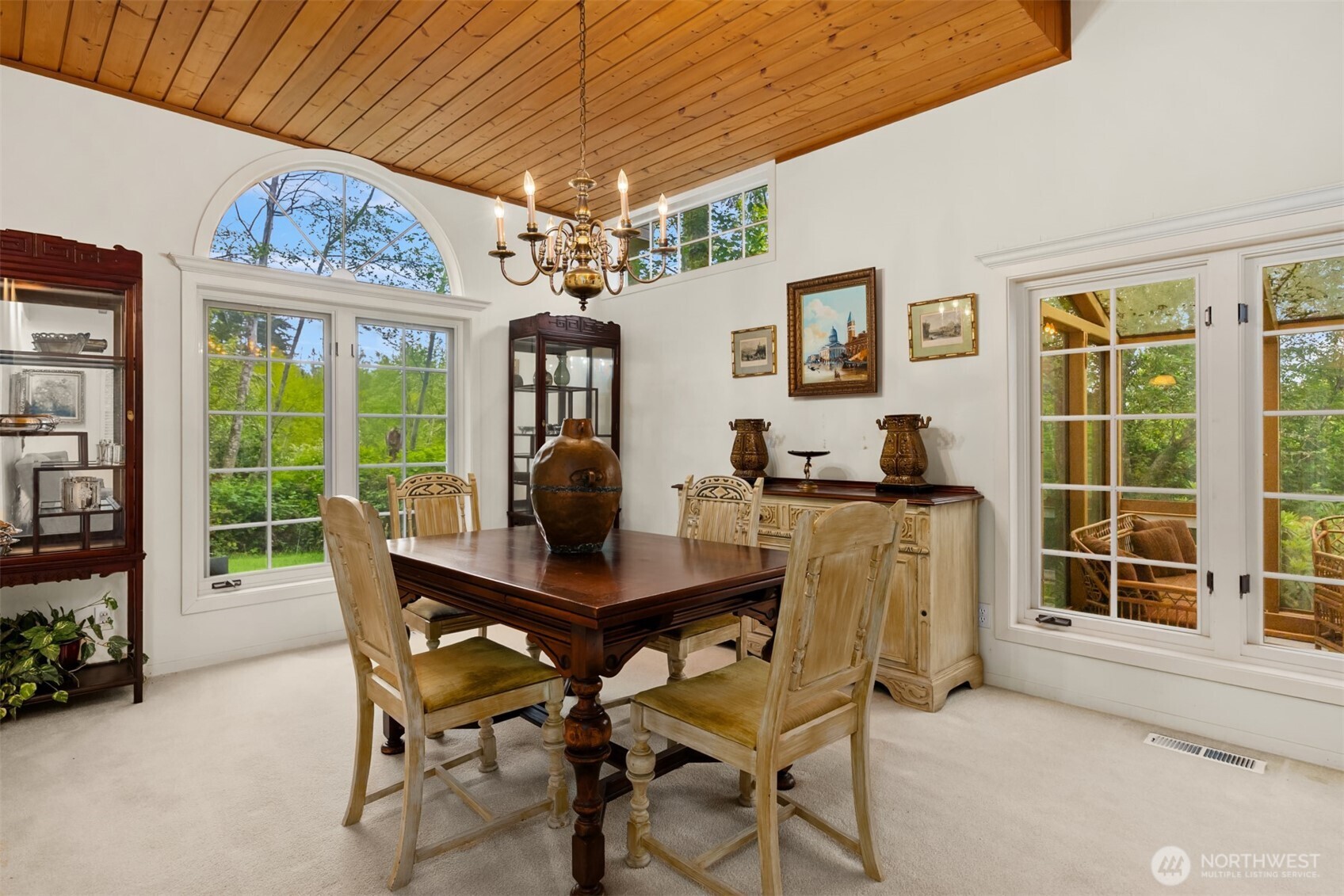 4331 Rhodes End NE, Bainbridge Island, WA 98110-3270