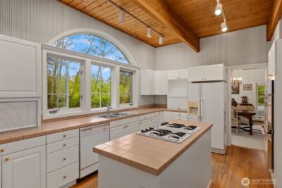 4331 Rhodes End NE, Bainbridge Island, WA 98110-3270 - Photo 8