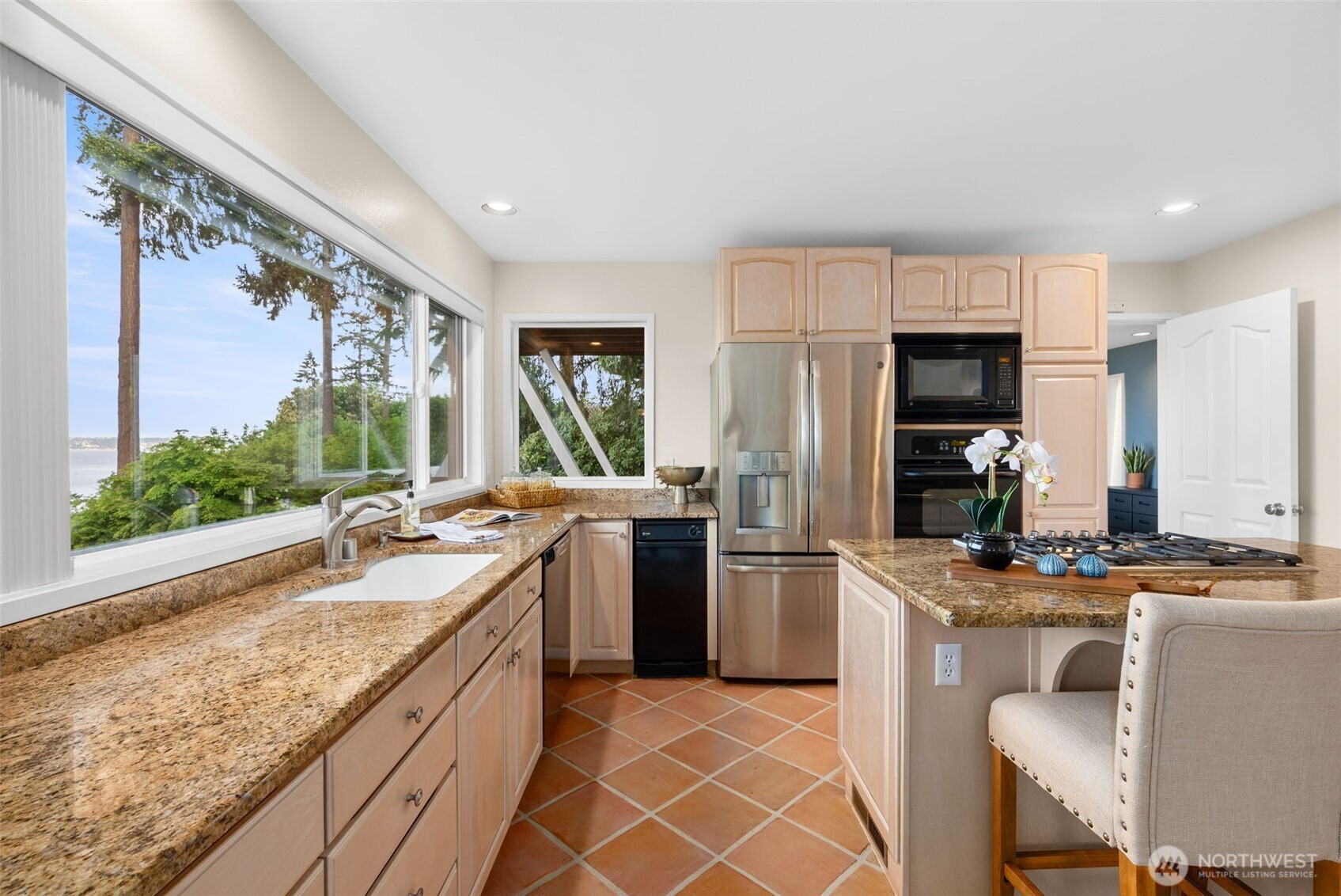 10879 Bill Point Circle NE, Bainbridge Island, WA 98110