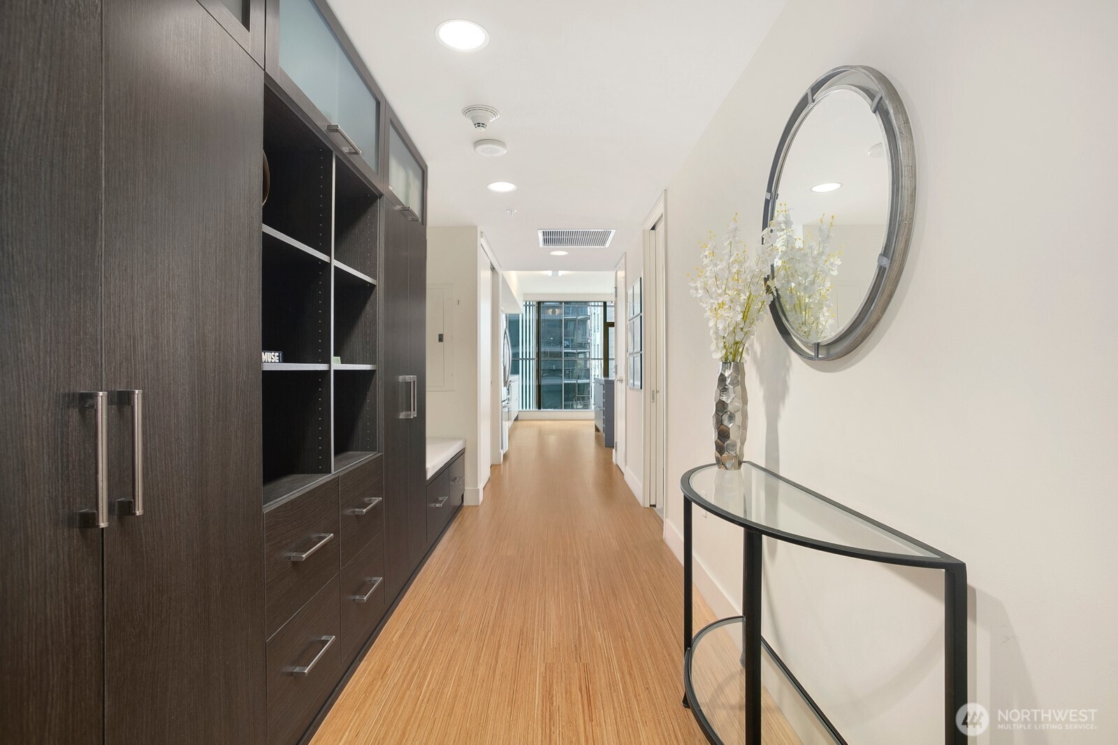 820 Blanchard Street #910, Seattle, WA 98121