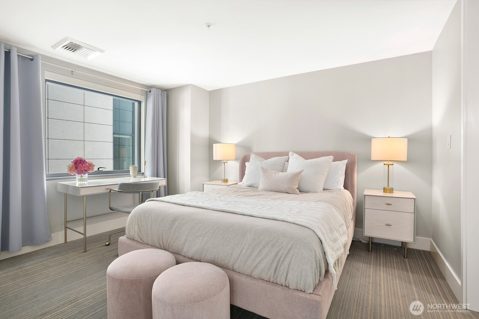 820 Blanchard Street #910, Seattle, WA 98121