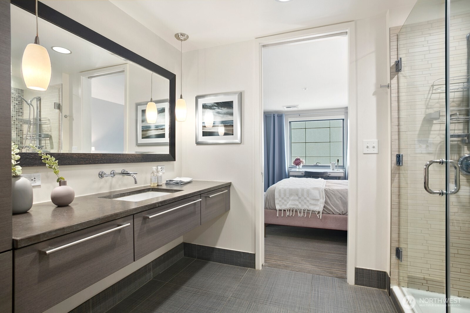 820 Blanchard Street #910, Seattle, WA 98121
