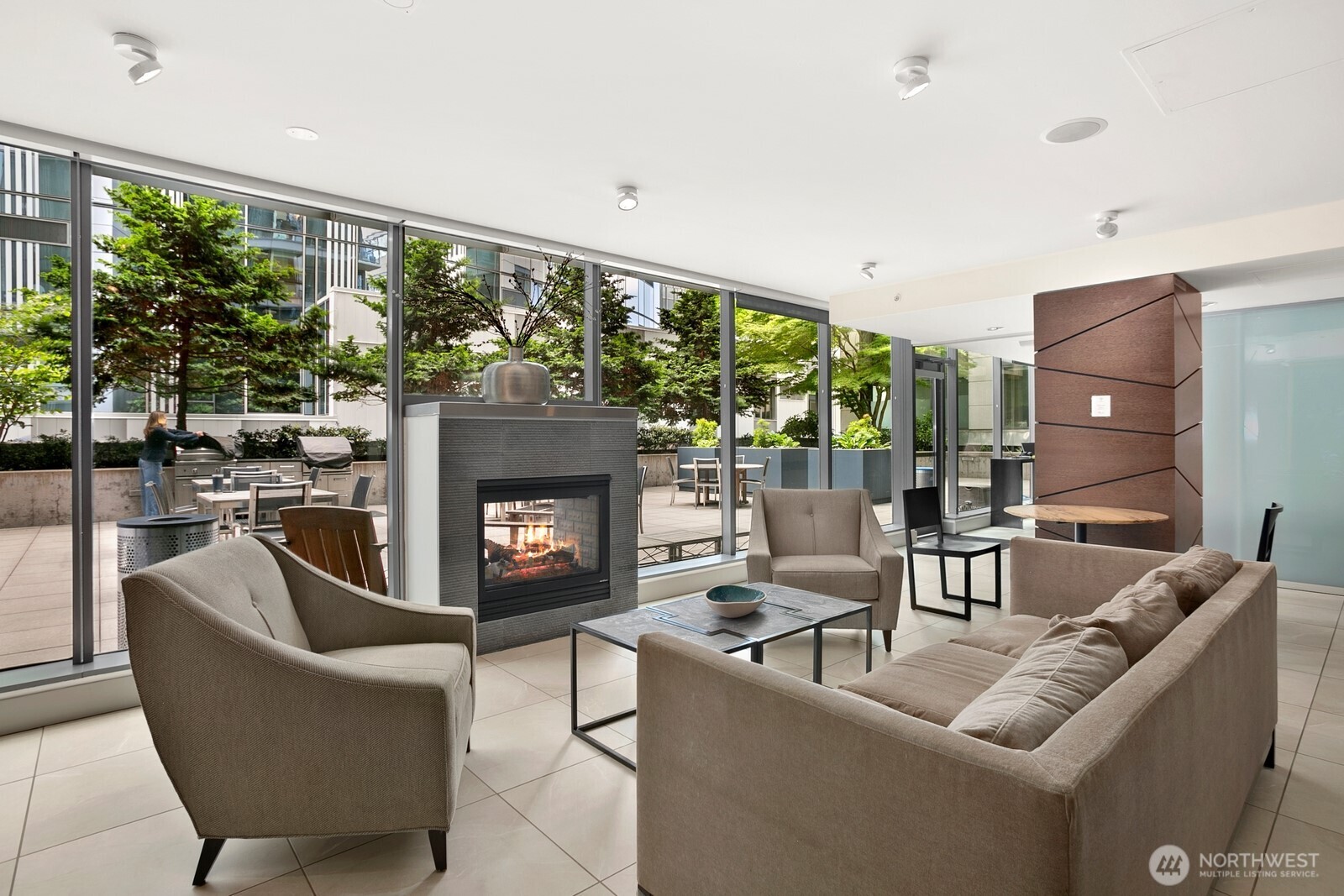 820 Blanchard Street #910, Seattle, WA 98121