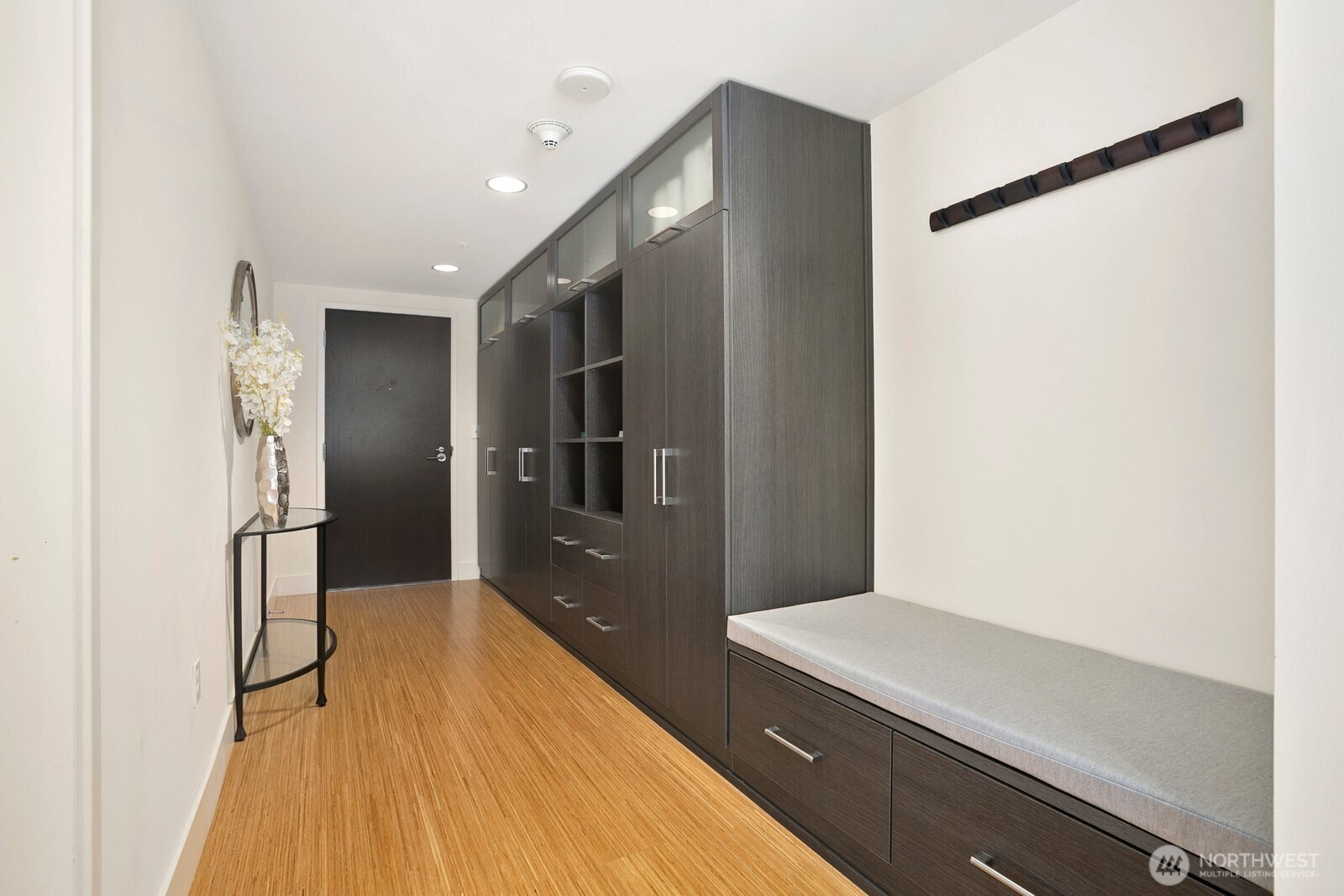 820 Blanchard Street #910, Seattle, WA 98121