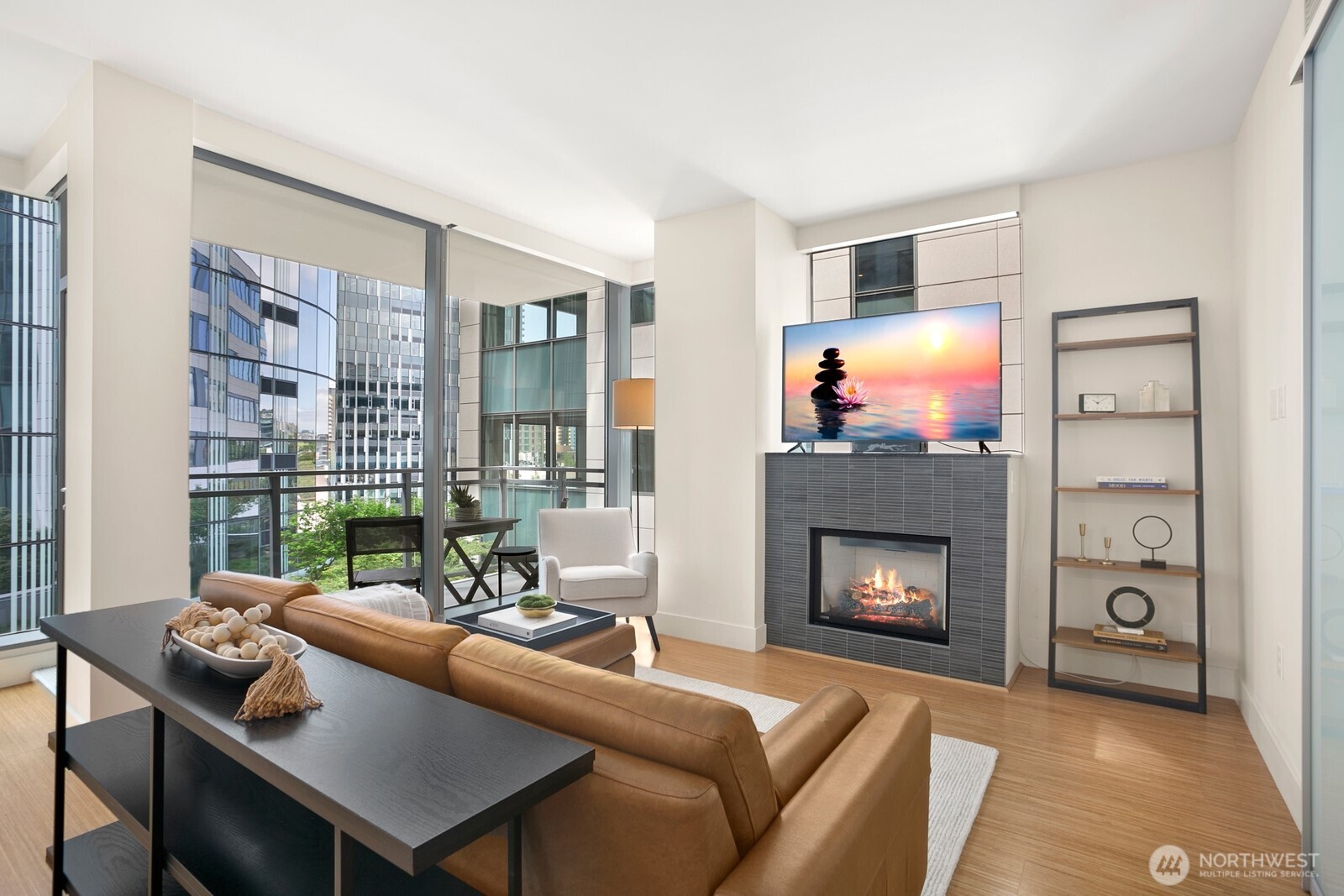 820 Blanchard Street #910, Seattle, WA 98121