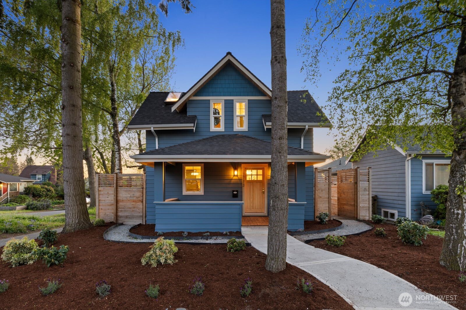 2773 44th Avenue SW #A, Seattle, WA 98116-2408