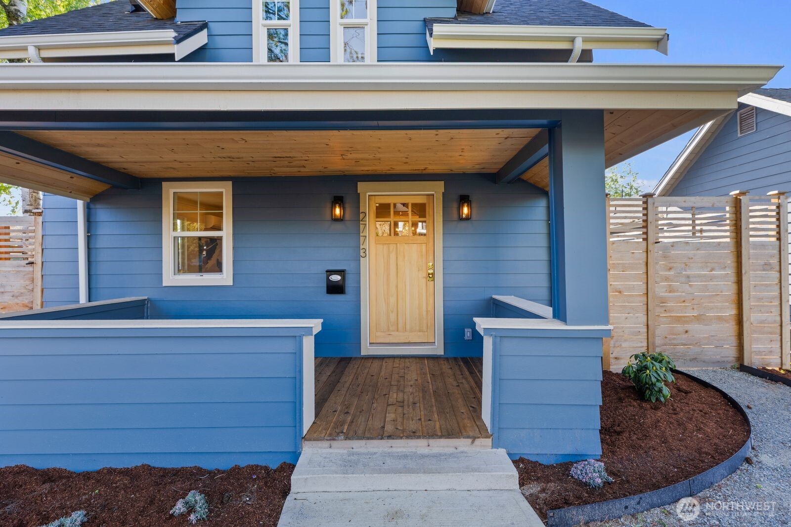 2773 44th Avenue SW #A, Seattle, WA 98116-2408