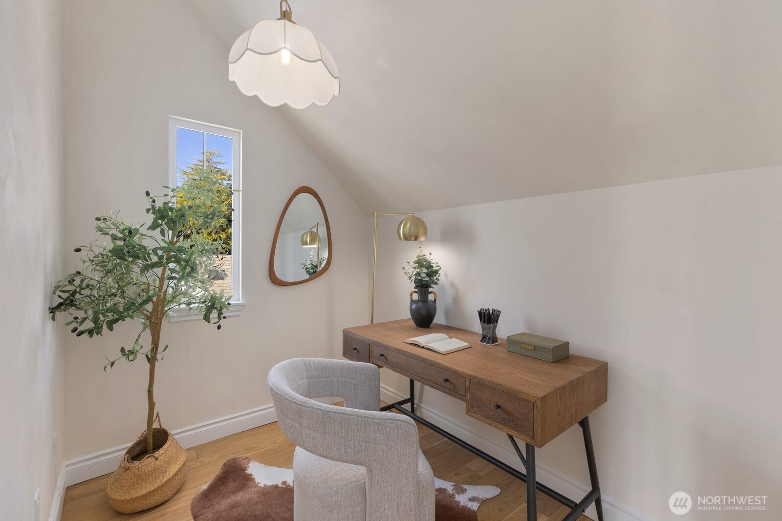 2773 44th Avenue SW #A, Seattle, WA 98116-2408