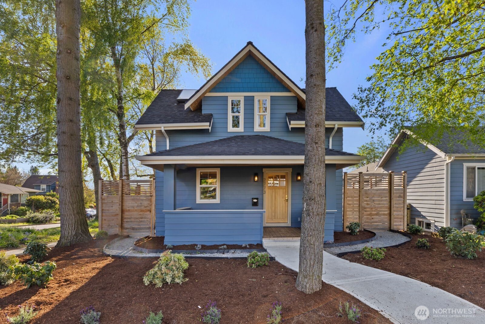 2773 44th Avenue SW #A, Seattle, WA 98116-2408