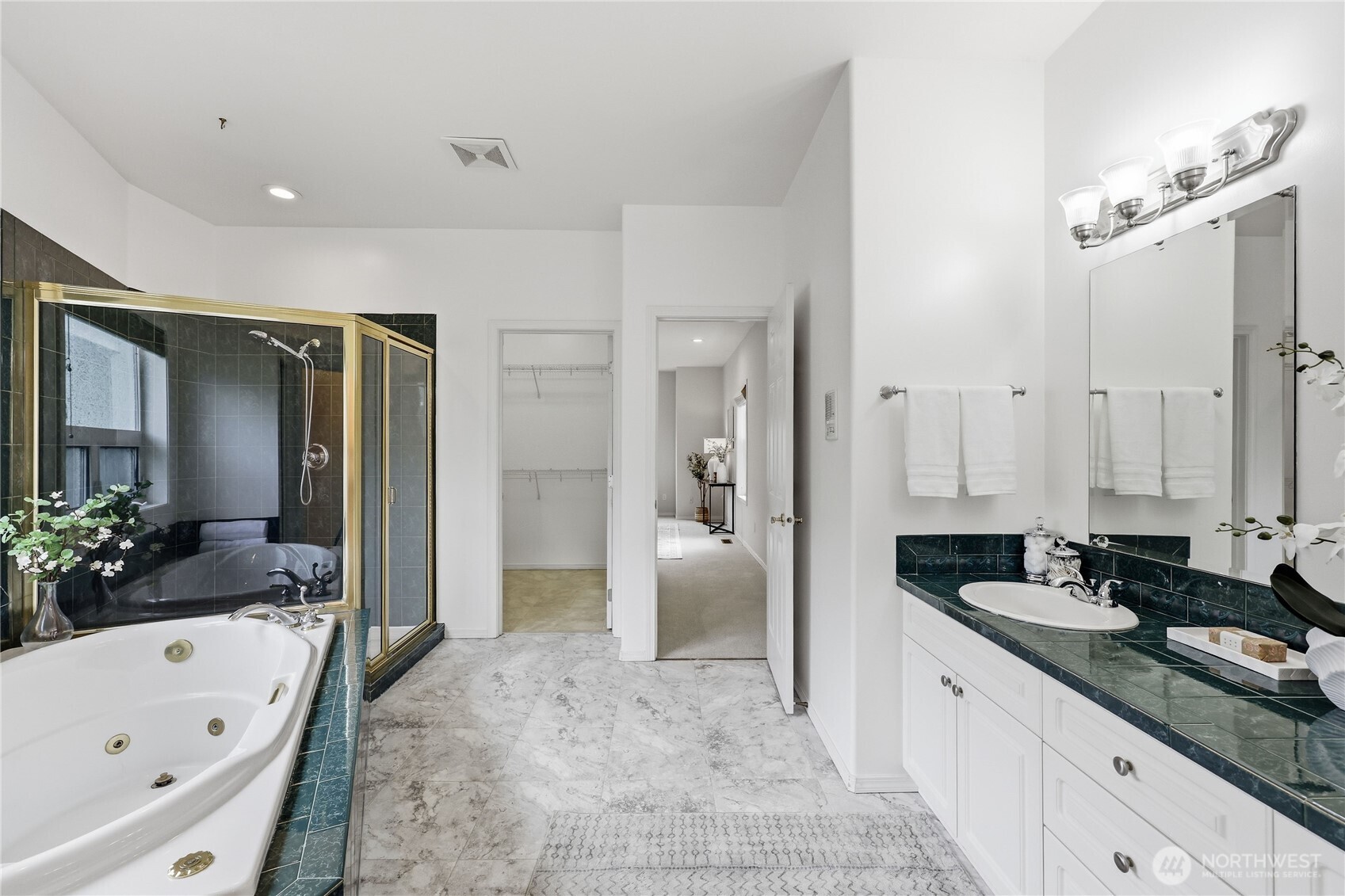 18575 Skog Court NE, Poulsbo, WA 98370