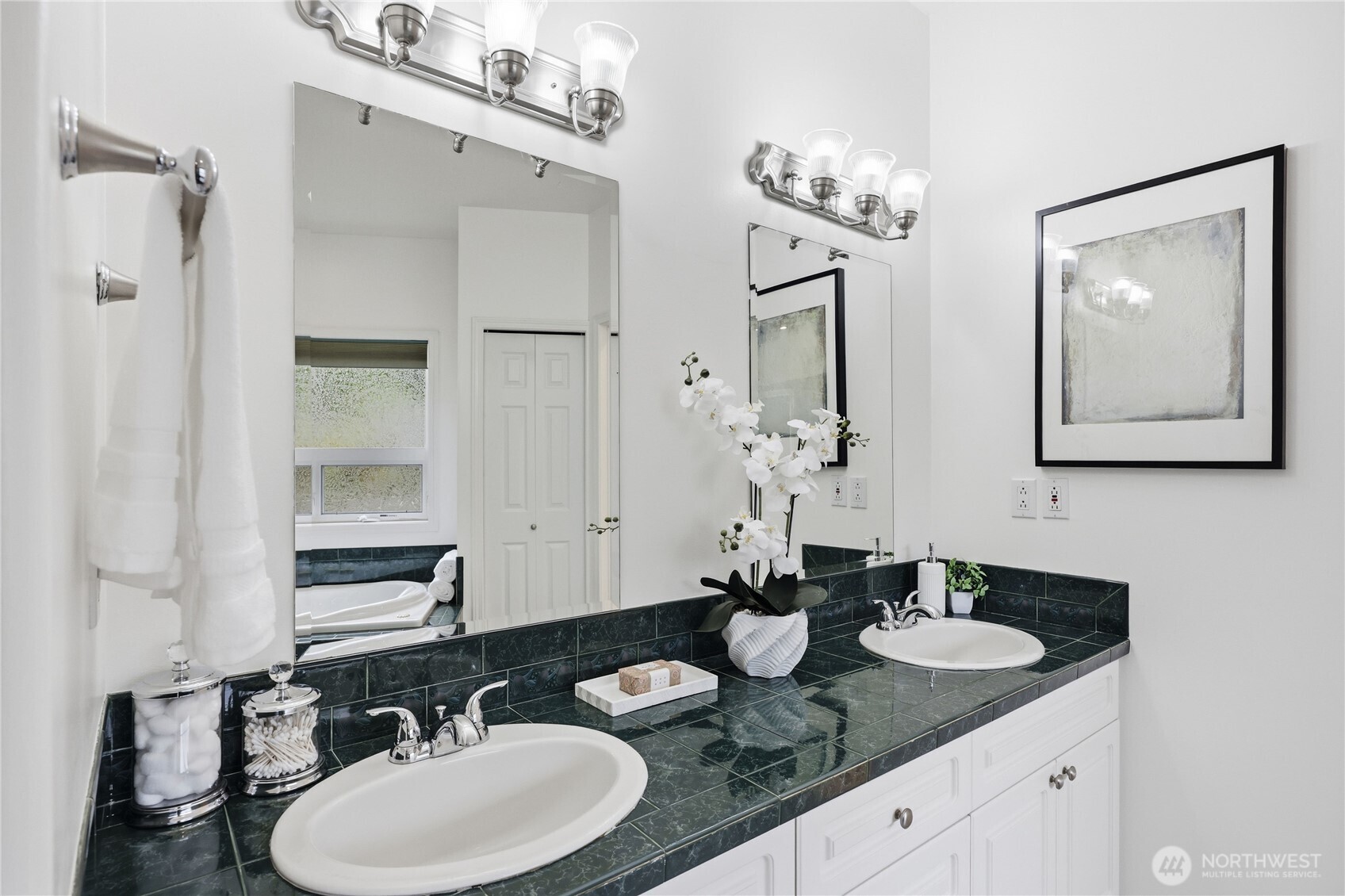18575 Skog Court NE, Poulsbo, WA 98370