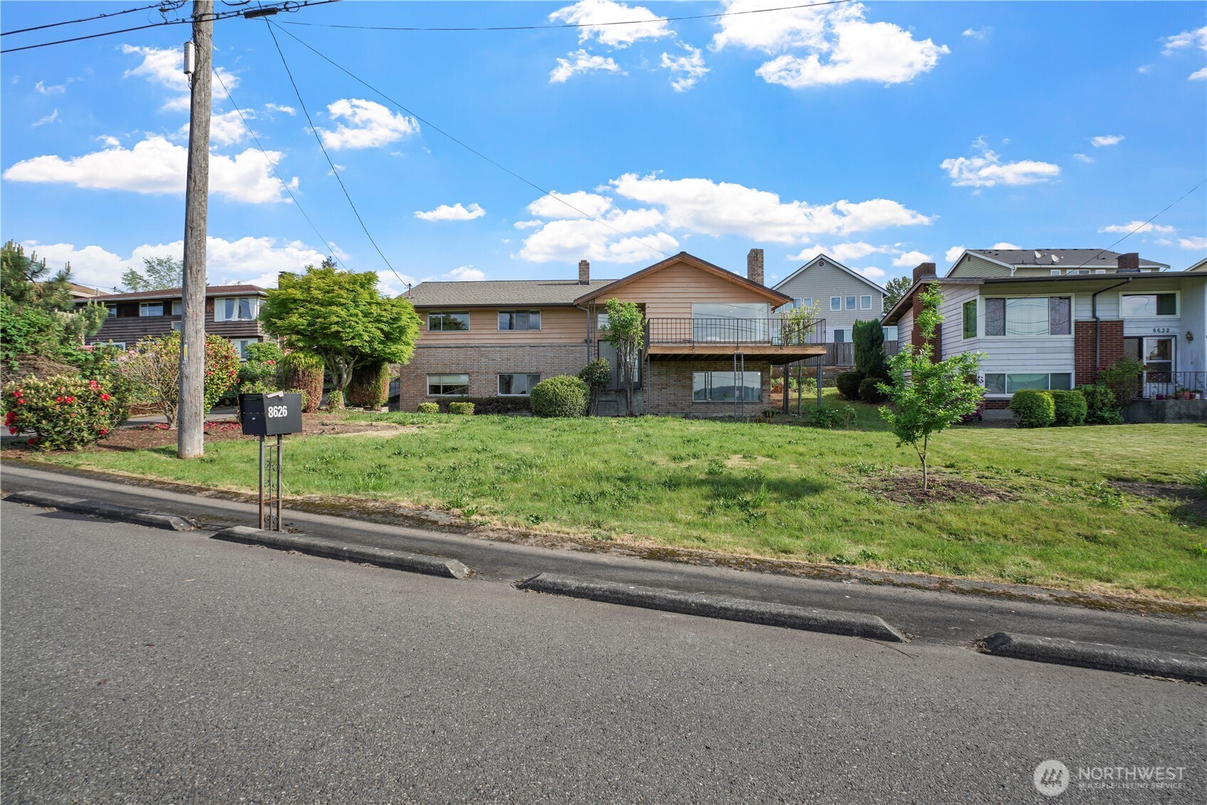 8626 S 134th Street , Seattle, WA 98178