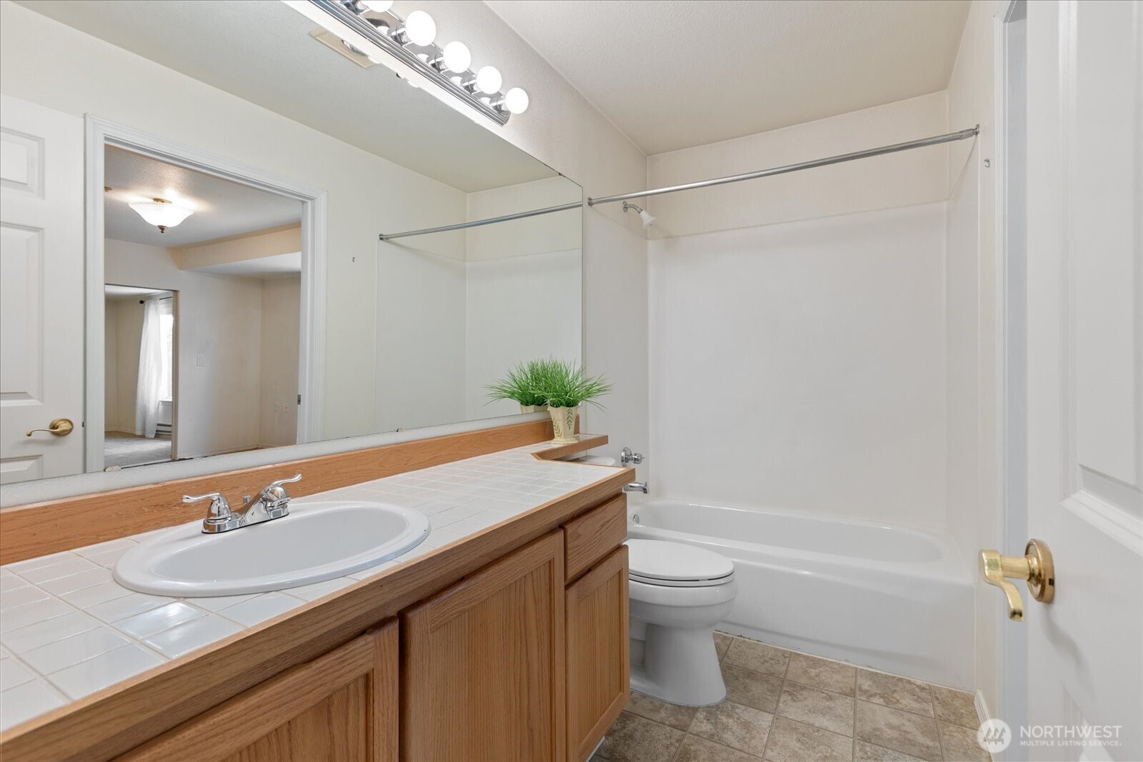 5731 12th Avenue W #I-101, Everett, WA 98203