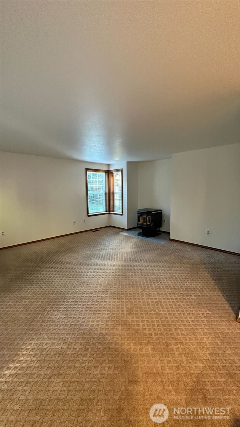 8036 Supreme Court SW, Olympia, WA 98512