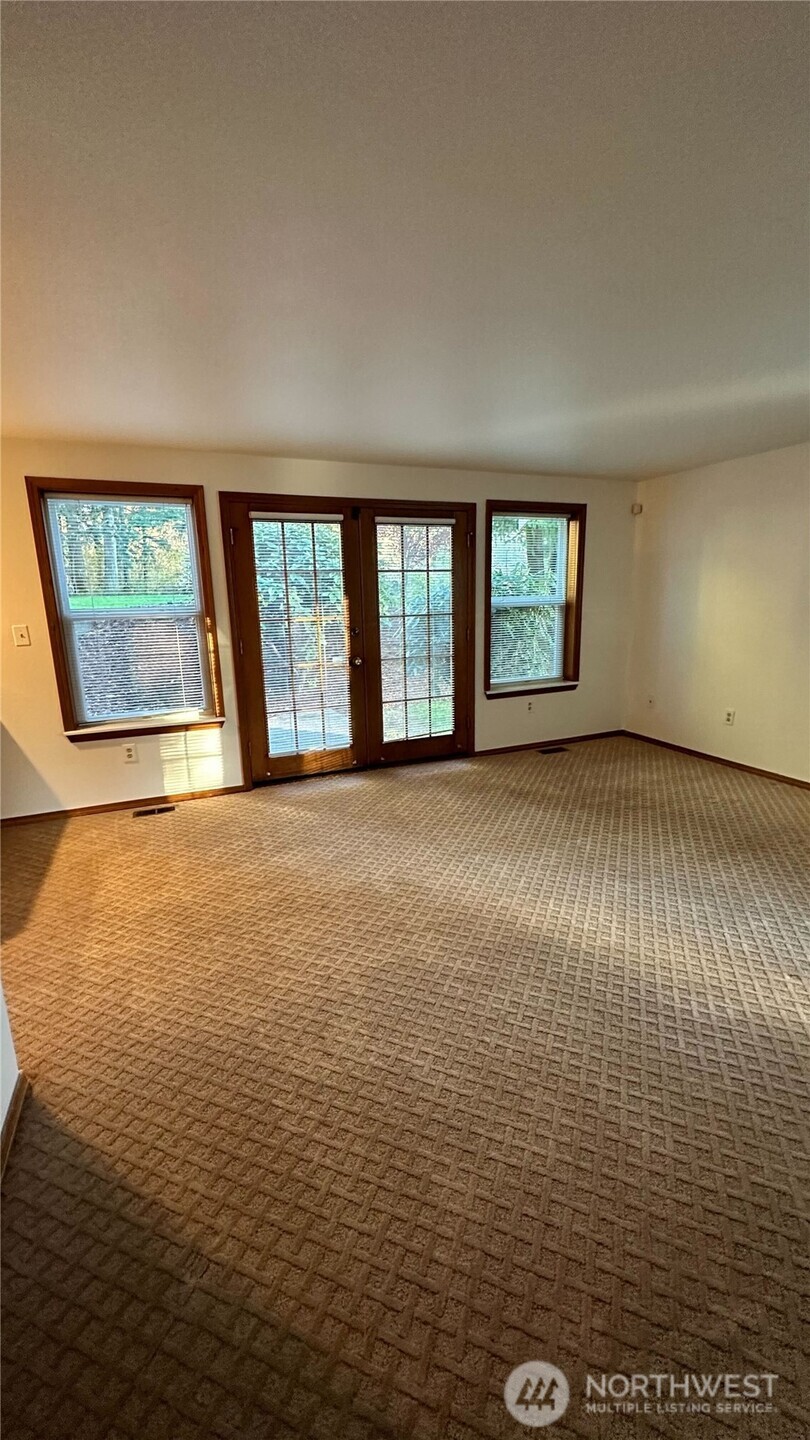 8036 Supreme Court SW, Olympia, WA 98512