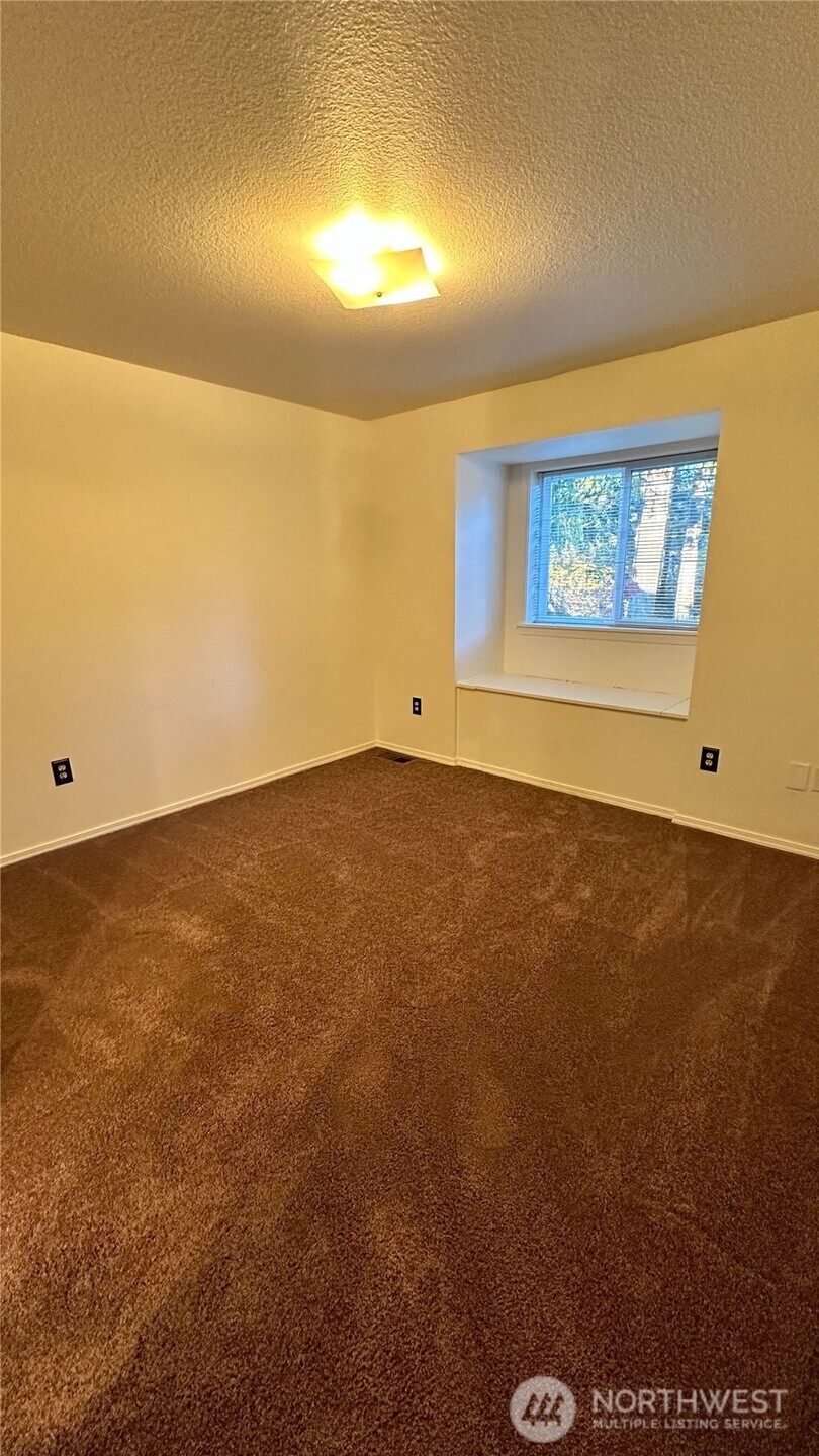 8036 Supreme Court SW, Olympia, WA 98512