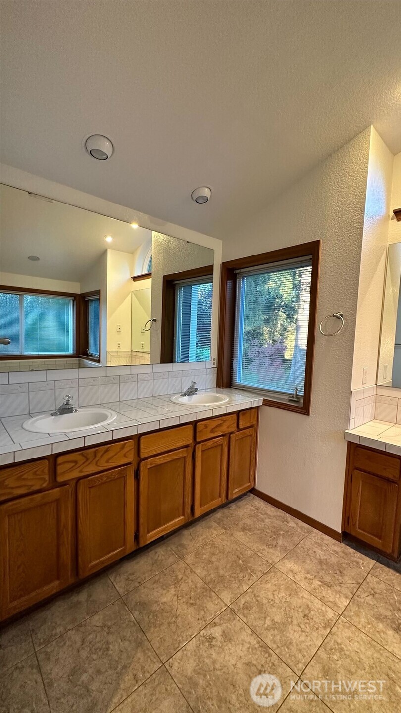 8036 Supreme Court SW, Olympia, WA 98512