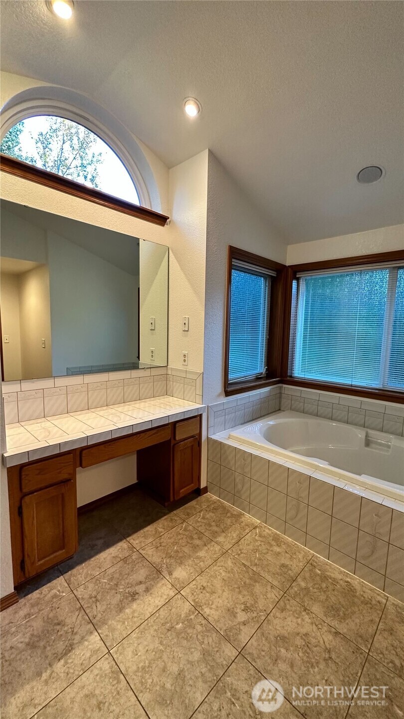 8036 Supreme Court SW, Olympia, WA 98512