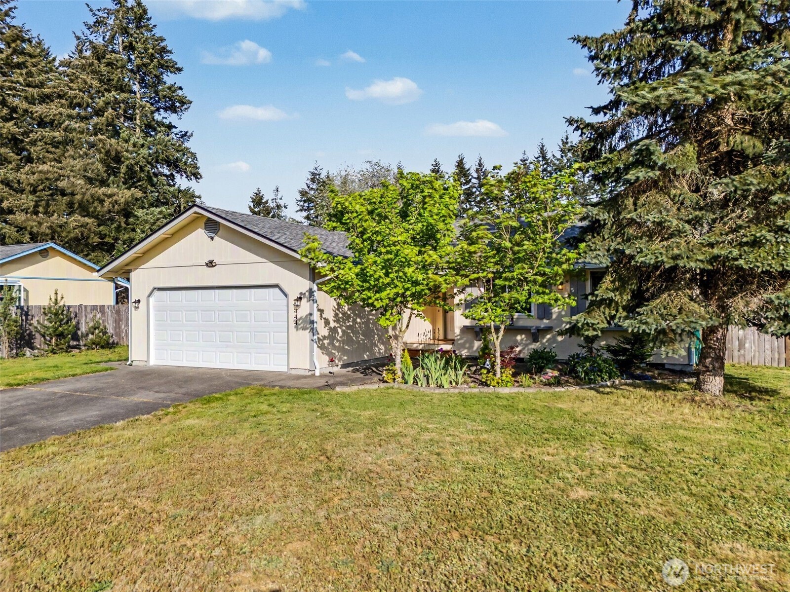444 Volesky Drive SE, Rainier, WA 98576
