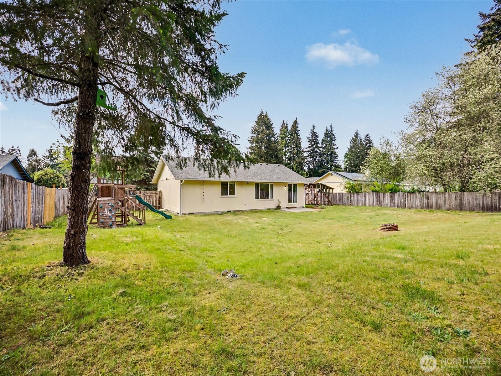 444 Volesky Drive SE, Rainier, WA 98576