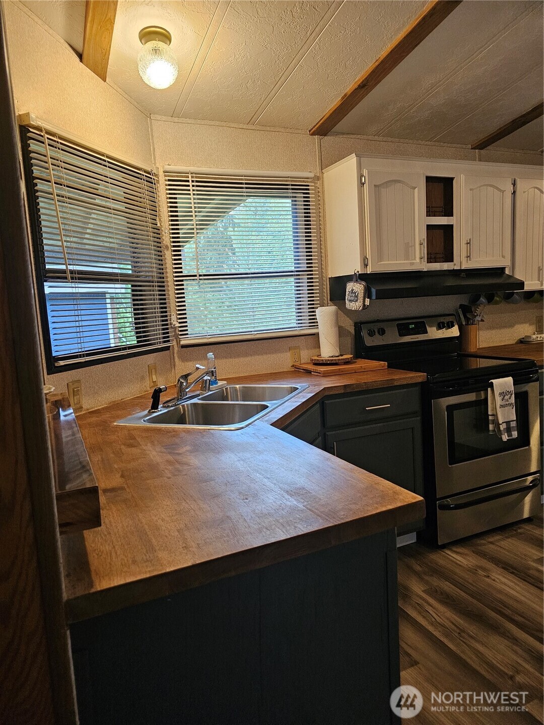 134 Mowich Way , Ashford, WA 98304