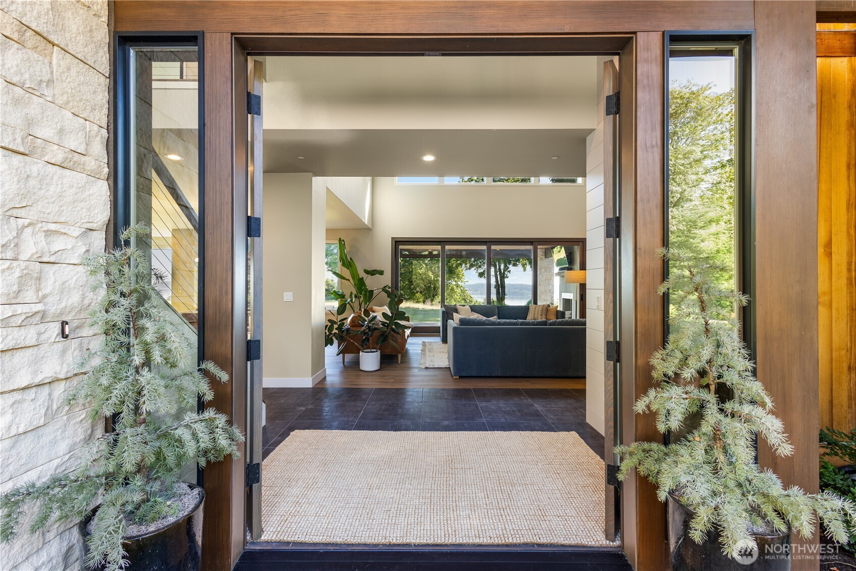 946 7th Court , Fox Island, WA 98333