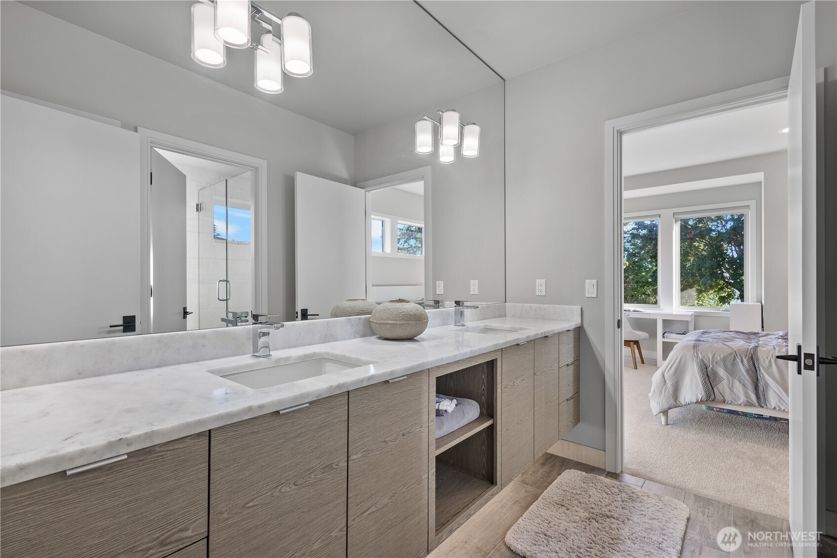 946 7th Court , Fox Island, WA 98333