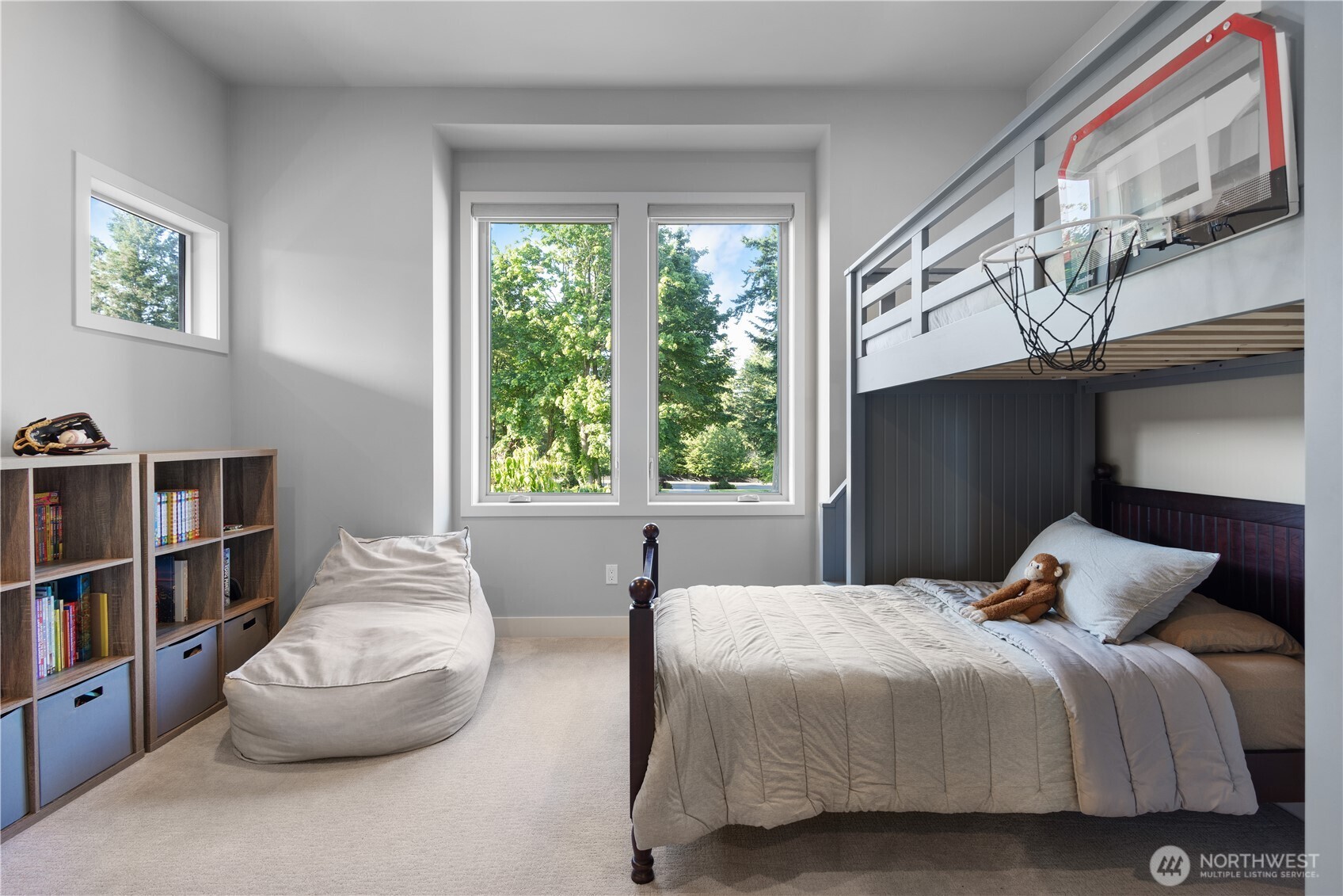 946 7th Court , Fox Island, WA 98333