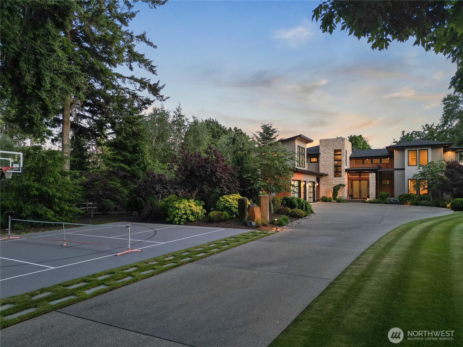 946 7th Court , Fox Island, WA 98333