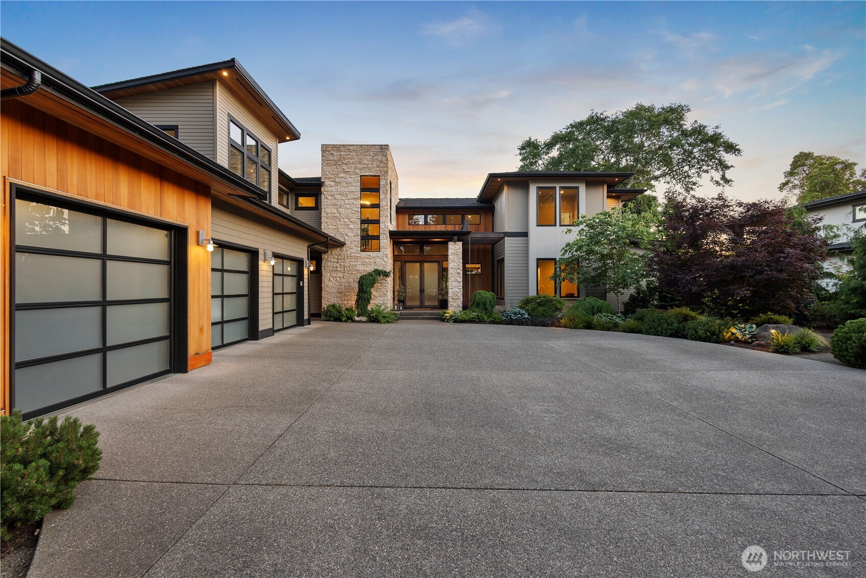 946 7th Court , Fox Island, WA 98333