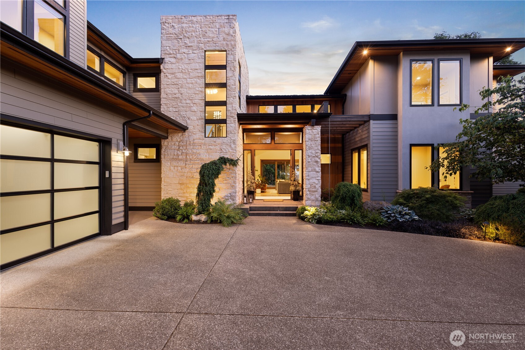 946 7th Court , Fox Island, WA 98333