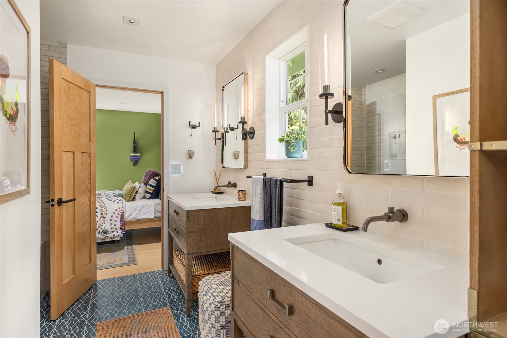 13264 Teem Loop Road NE, Bainbridge Island, WA 98110