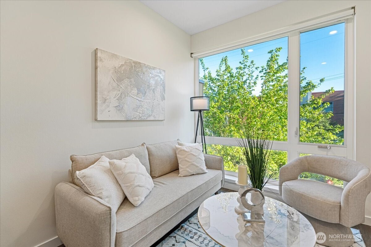 2310 W Newton Street , Seattle, WA 98199