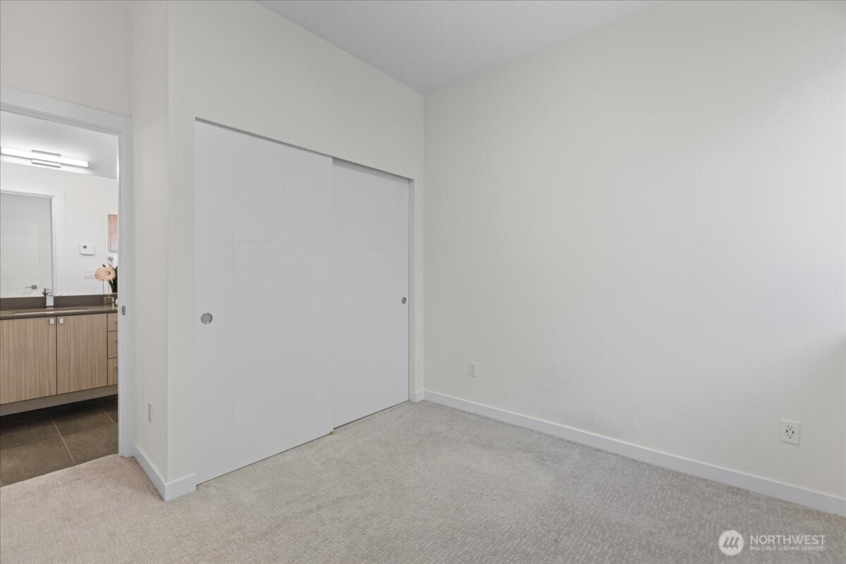 2310 W Newton Street , Seattle, WA 98199