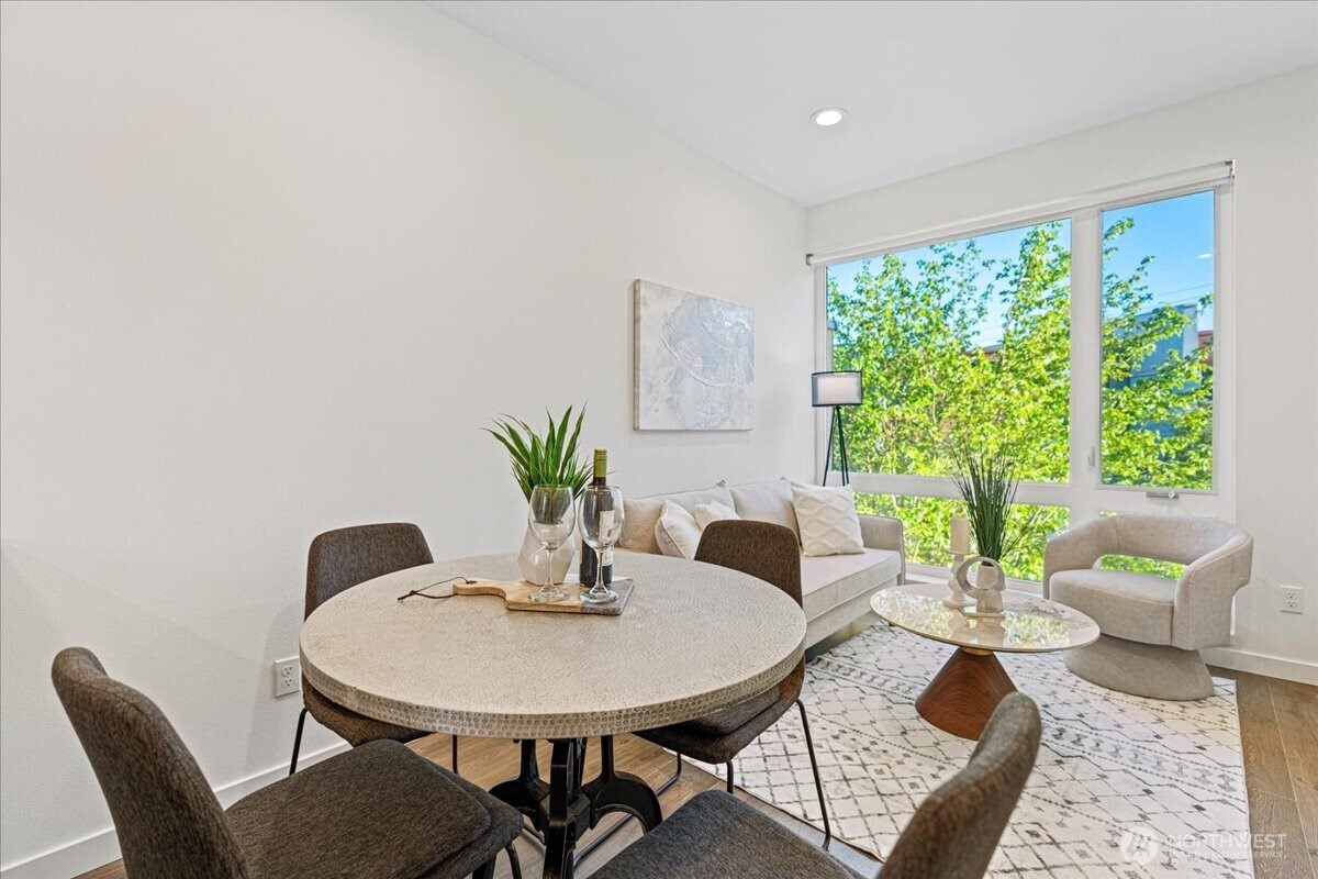 2310 W Newton Street , Seattle, WA 98199
