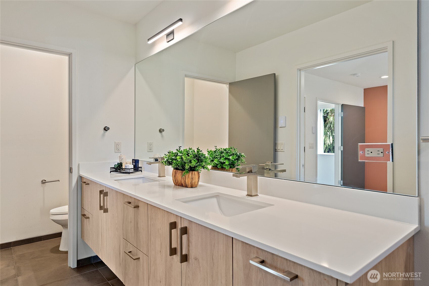 8424 24th Avenue SW, Seattle, WA 98106