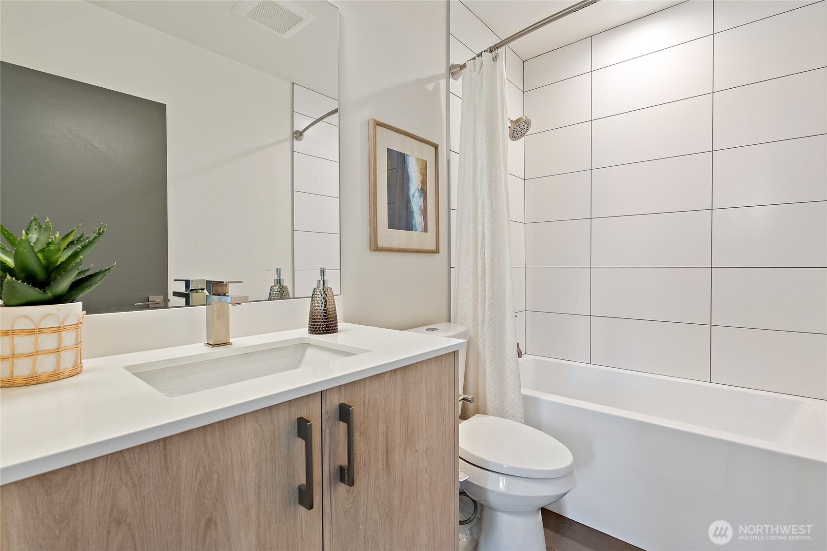 8424 24th Avenue SW, Seattle, WA 98106