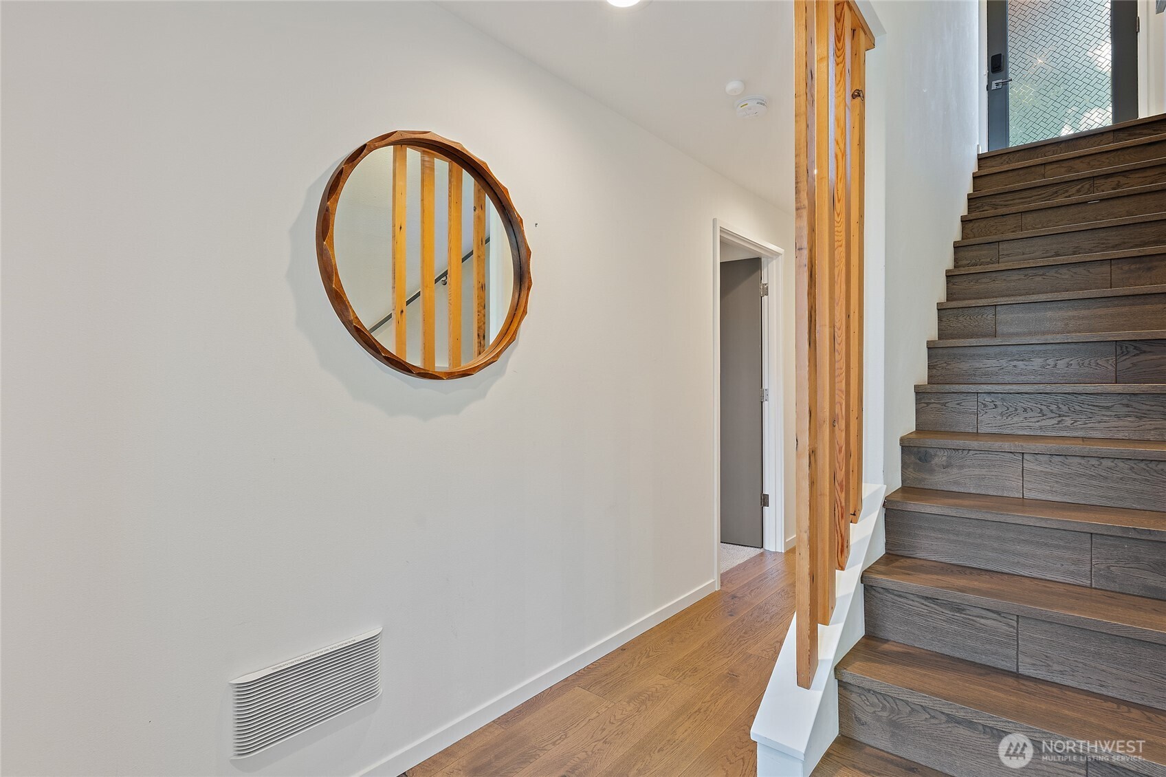 8424 24th Avenue SW, Seattle, WA 98106