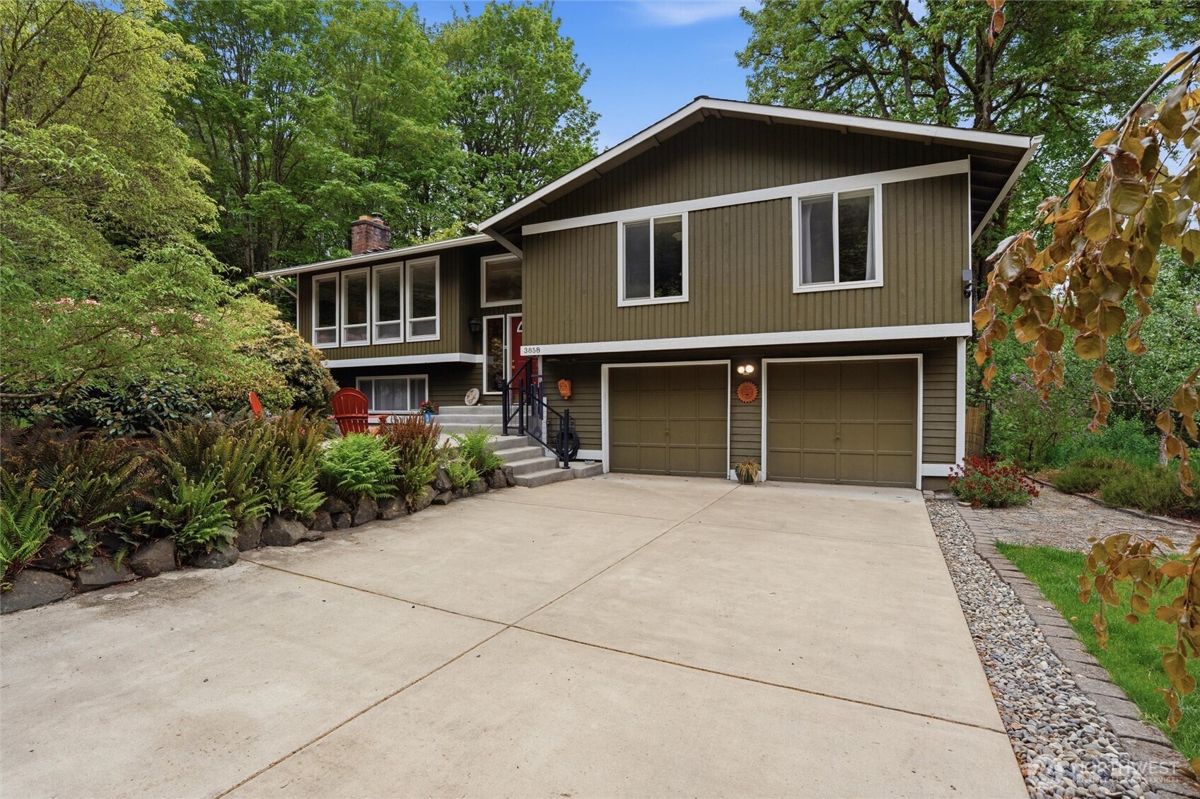 3858 Quiet Drive NW, Bremerton, WA 98312