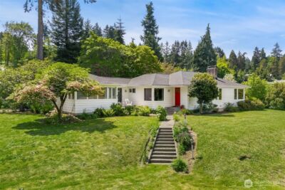 5930 Rose Loop NE, Bainbridge Island, WA 98110