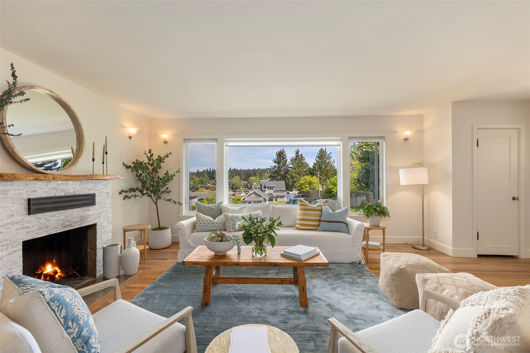 5930 Rose Loop NE, Bainbridge Island, WA 98110