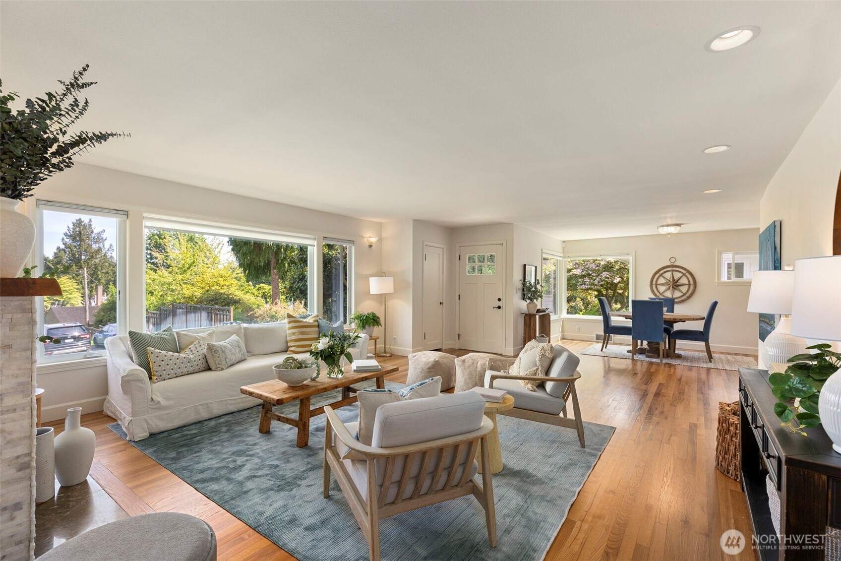 5930 Rose Loop NE, Bainbridge Island, WA 98110