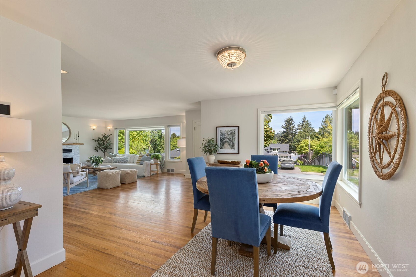 5930 Rose Loop NE, Bainbridge Island, WA 98110