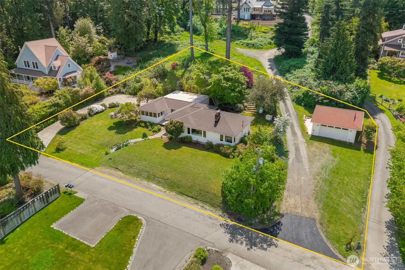 5930 Rose Loop NE, Bainbridge Island, WA 98110
