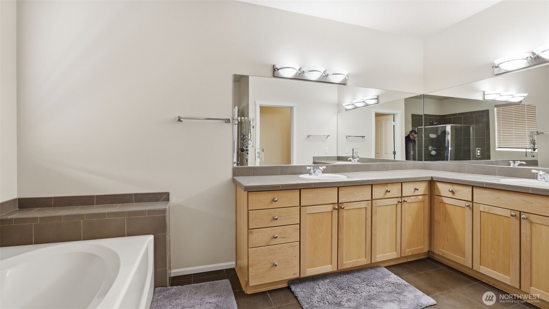 6114 Montevista Drive SE, Auburn, WA 98092