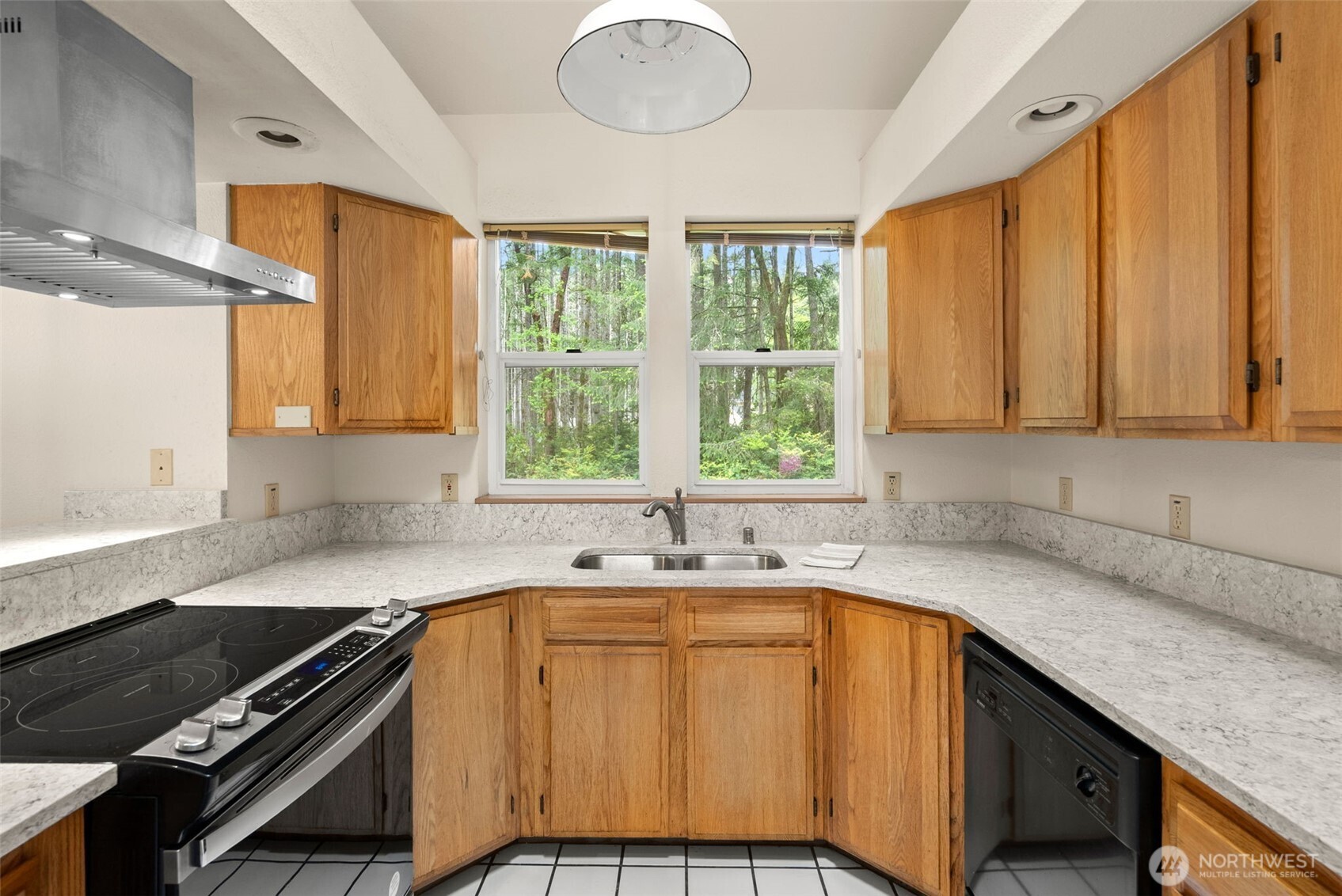 7983 NE Walden Lane , Bainbridge Island, WA 98110
